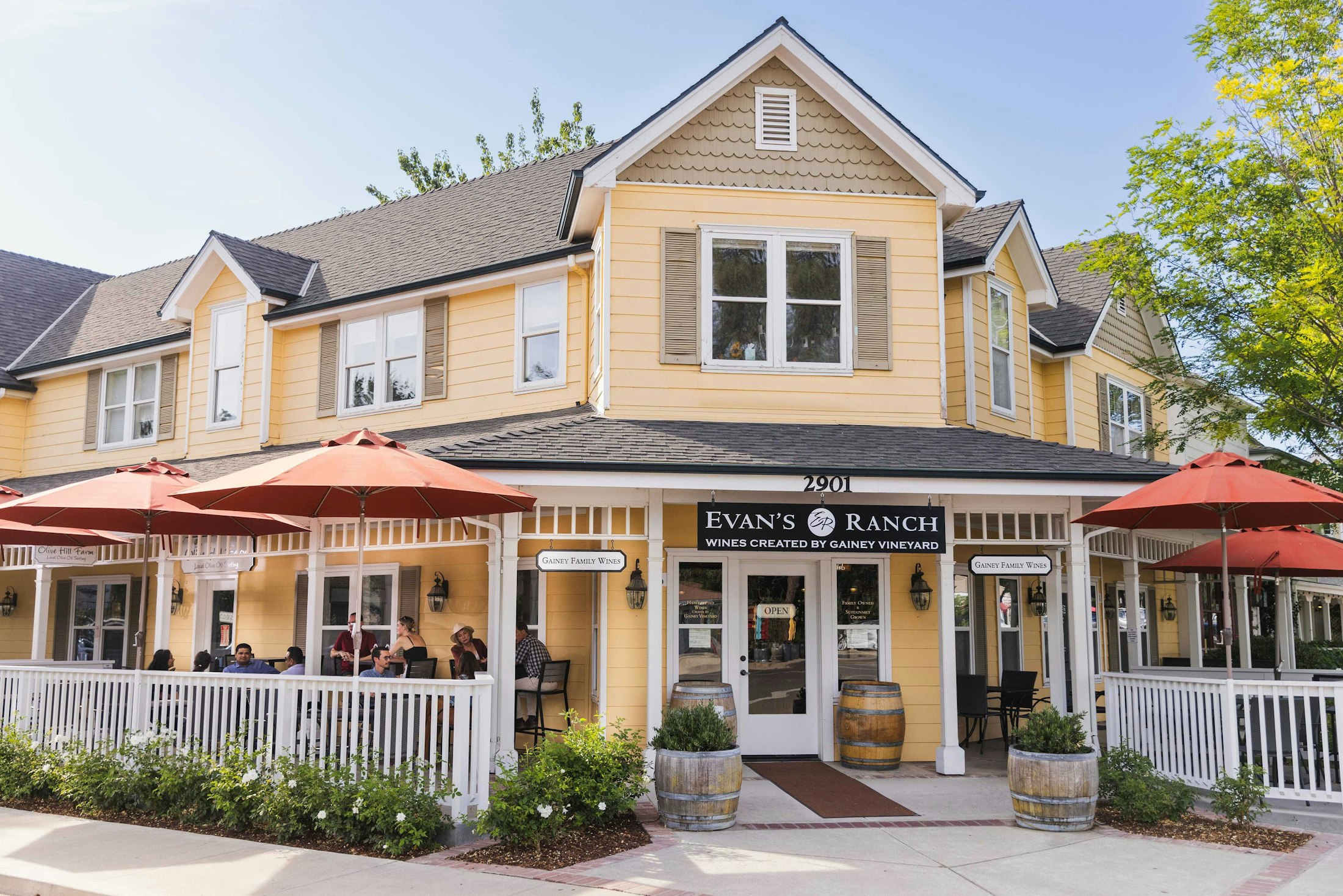 Front view of Evan's Ranch Tasting Room
